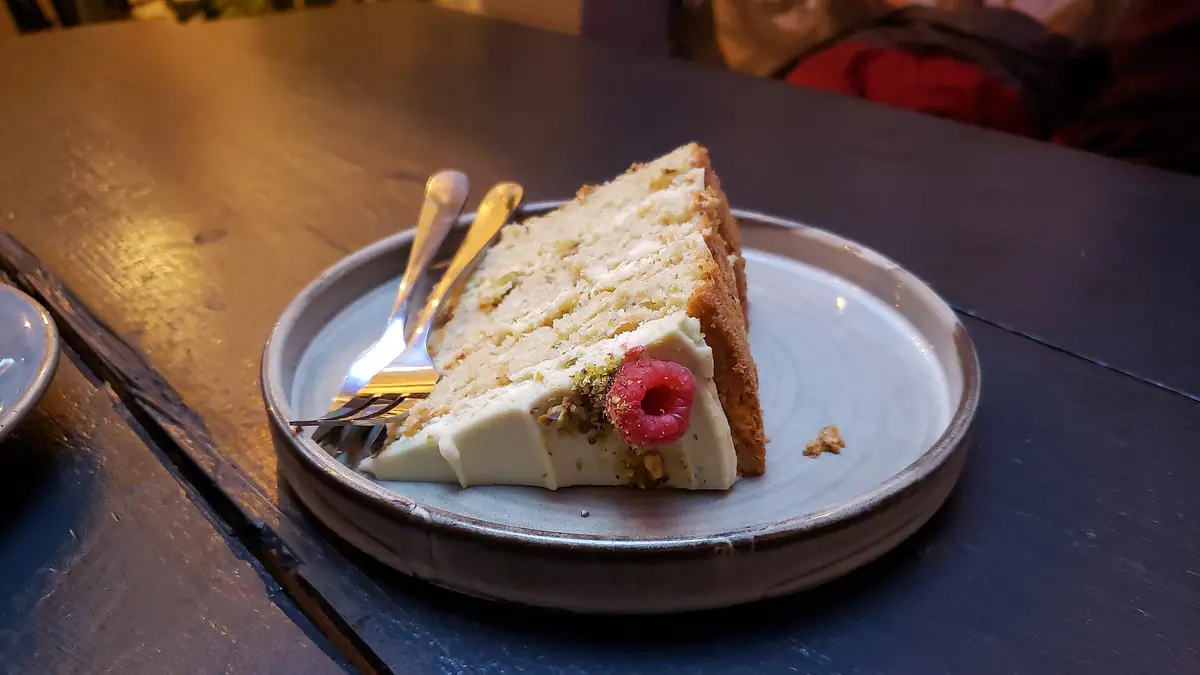 Rhiannon's Cakes & Bakes – cake shop in Craigavon town centre